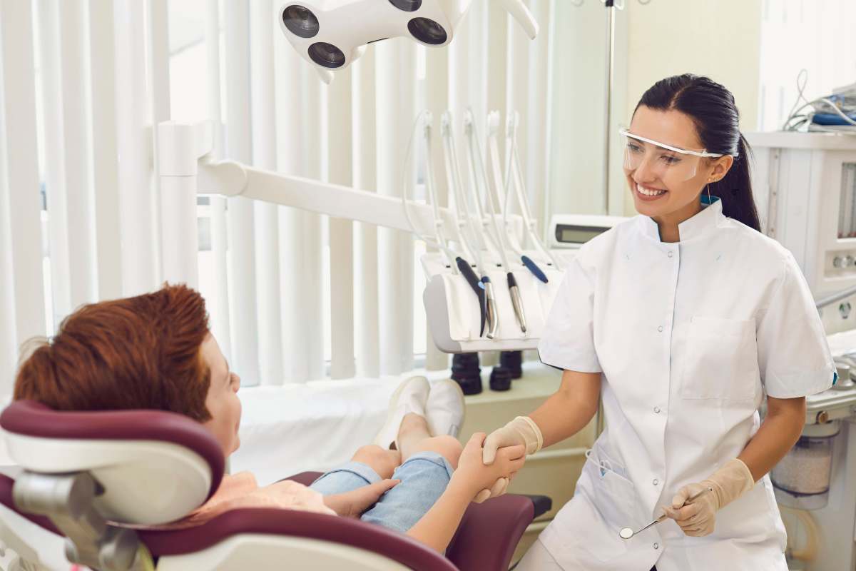 Bambino dal dentista